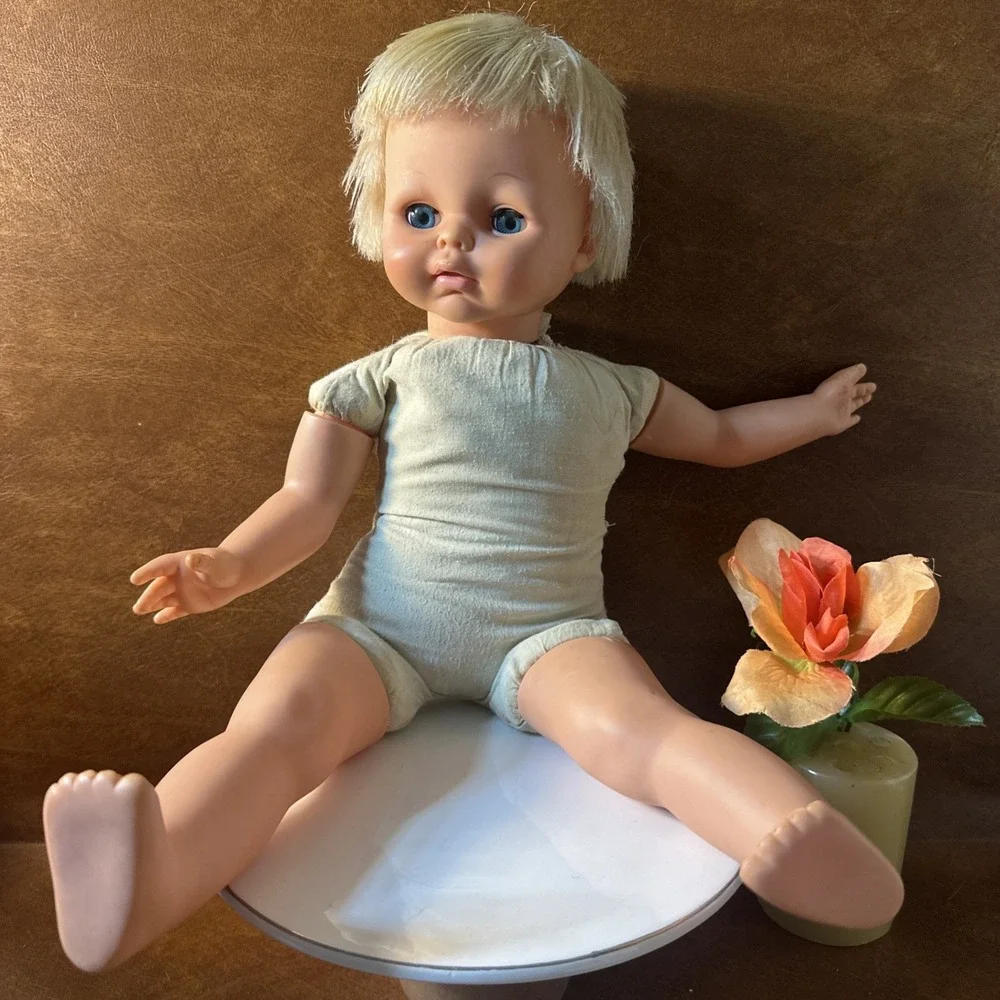 Vintage 1971 Uneeda 18